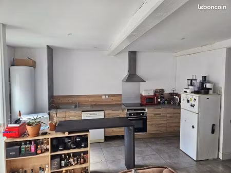 maison de ville à louer paillet 3 chambres pas de jardin