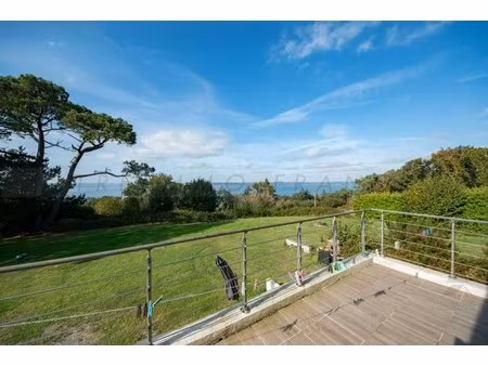 maison de luxe à vendre à argol