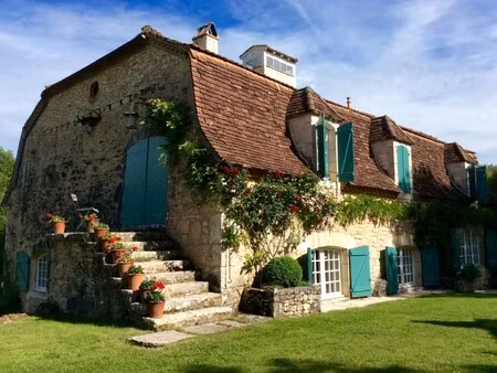 maison de luxe à vendre à saint-cirq-lapopie