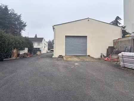 location locaux professionnels 844 m² à lyon 9ème (69009)  5 166 €