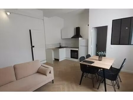 location appartement  m² t-2 à les mées  580 €
