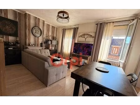 location appartement  m² t-2 à péronne  563 €