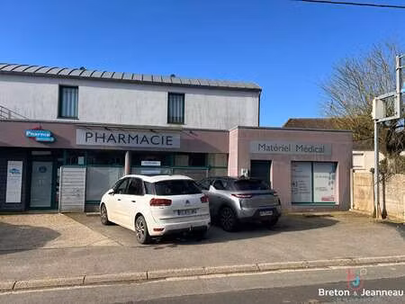 vente bureaux et commerces à la baconnière (53240) : à vendre / 140m² la baconnière