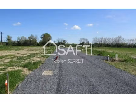 vente terrain à missy (14210) : à vendre / 685m² missy