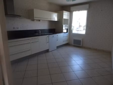 location appartement 4 pièces à dinan (22100) : à louer 4 pièces / 92m² dinan