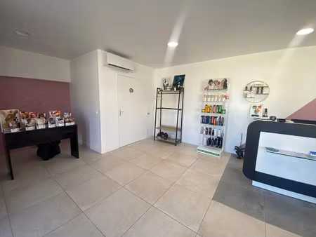 location bureaux et commerces à plonéour-lanvern (29720) : à louer / 20m² plonéour-lanvern