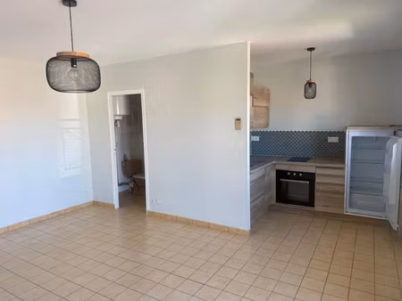 location appartement 1 pièce 27 m² à nanteuil-lès-meaux (77100)  580 €