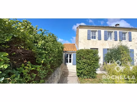 maison charentaise renovee t4 de 118m2 avec belles dependances