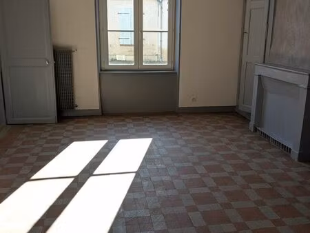 grand t2 proche centre bourg