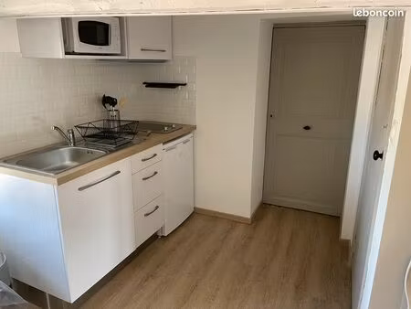 studio dans une petite résidence sécurisée + parking