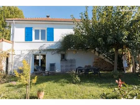 ? bel appartement lumineux et refait à neuf avec balcon  jardin  potager...