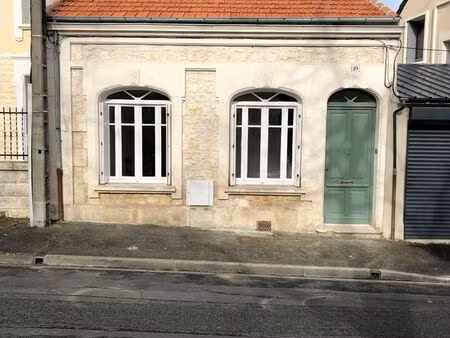 charmante maison de ville t2 – 75m² - victor hugo