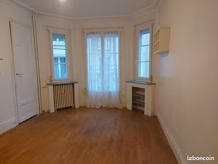 f1 porte de clichy  à deux pas de la nouvelle cité judiciaire de paris