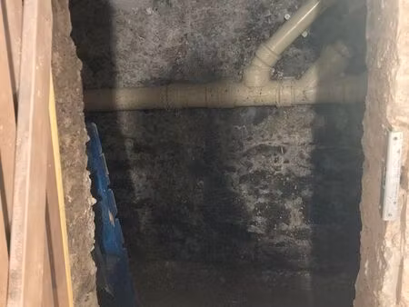 cave à louer au pied métro charonne (paris 11)