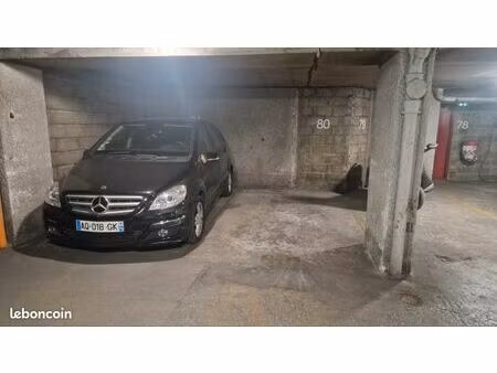parking avec ascenseur et gardien à vendre