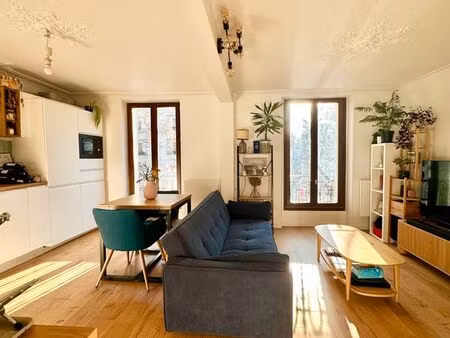 2 pièces 45 5 m² refait à neuf – dpe c – grande pièce de vie – paris 17