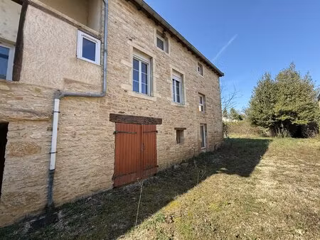 maison en pierre avec travaux de finition à prévoir – tournus