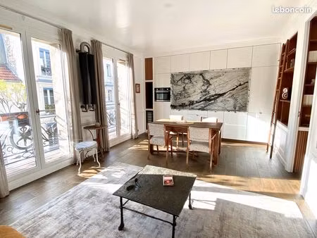 appartement situé en face du cimetière montmartre  style art déco refait à neuf par archit