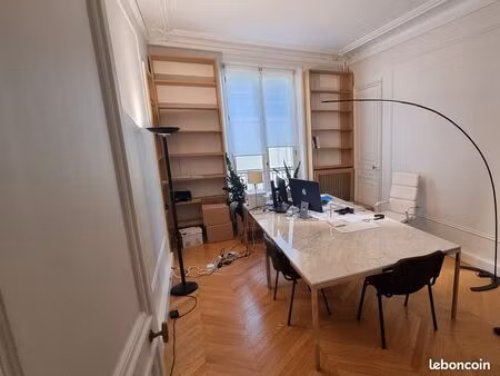 paris 16 location d'un bureau de 20m² - 1.820 euros