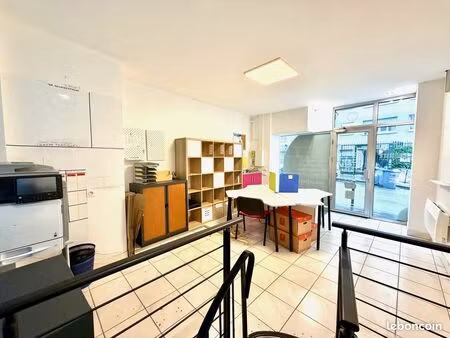 vente mur libre de boutique - 75020 paris - rue des couronnes