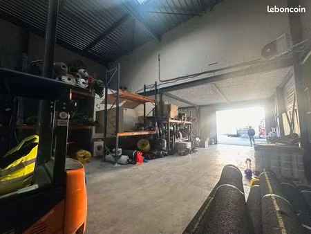 local d'activite 390 m² bouc-bel-air