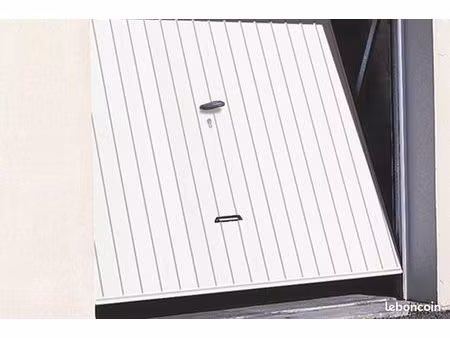 grand garage ferme dans residence neuve securise - luynes aix en provence