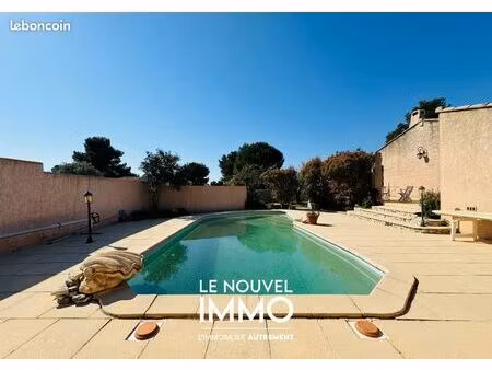 superbe maison plain pied t5 - piscine - jardin - stationnement