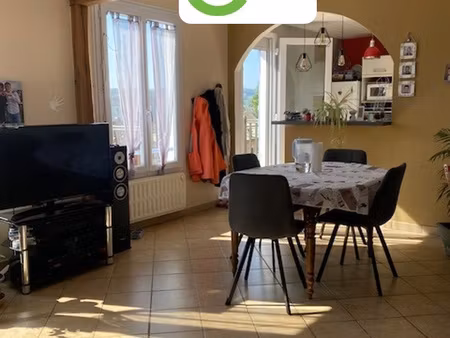 proche la ferte bernard dans village toutes commodités