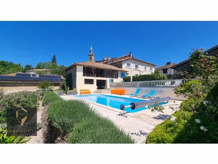 propriété de charme avec vue pyrénées piscine chauffée  gr