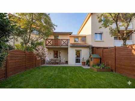 maison de ville de 75 m² avec terrasse et jardin