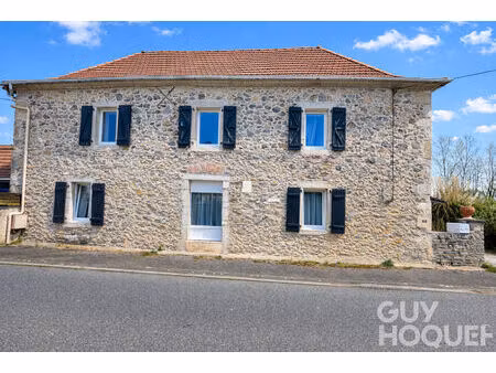 maison proche orthez avec dépendance et jardin