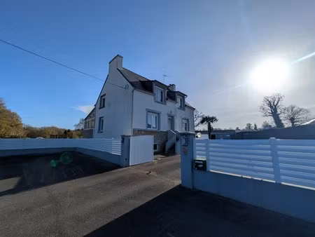 melrand grande maison de 180m² environ de 8 pièces parcelle de 6320m² environ piscine et g