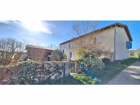 propriété sur 9 hectares 2 boxes 3 hangars 1 marre monleon mag