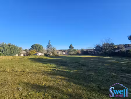 terrain à bâtir de 1044m² avec vue panoramique sur le village