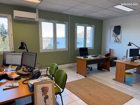 local de bureaux de 70 m2 entièrement remis à neuf en sous location