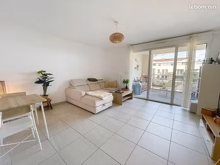 studio 1 pièce 30 m²