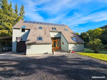 bien rare avec vue sur le lac chambon et la dent du marais