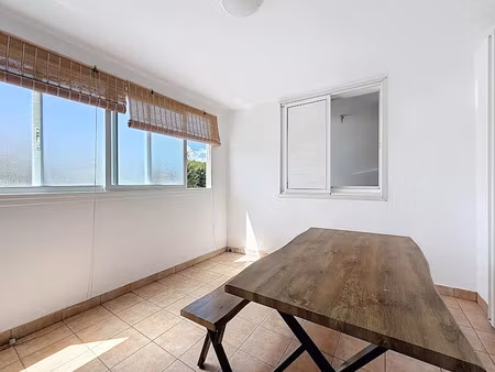 location appartement 4 pièces 70 m² à baie mahault (97122)  1 300 €