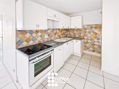 location appartement 3 pièces aux sables-d'olonne (85100) : à louer 3 pièces / 46m² les sa