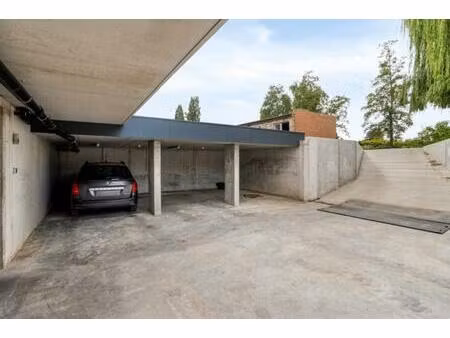 overdekte parkeerplaats te koop in rekkem