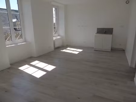 location appartement 3 pièces à saint-vaast-la-hougue (50550) : à louer 3 pièces / 45m² sa