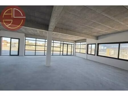 location commerce 450 m²