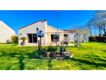 vente maison à coëx (85220) : à vendre / 132m² coëx