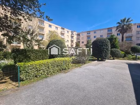 hyeres - spacieux t4 avec balcon et garage  idéalement situé au cœur du quartier de la gar