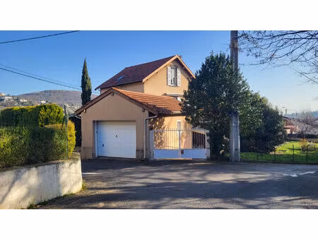 maison 9 pièce(s) 160 m2  terrain 200 m²