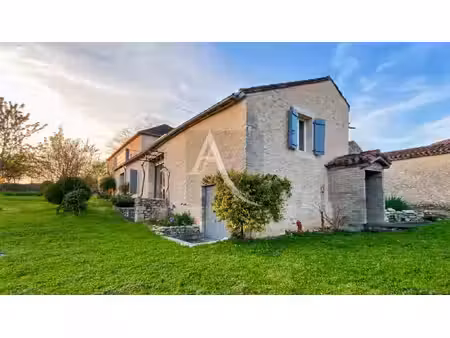 maison de village ..