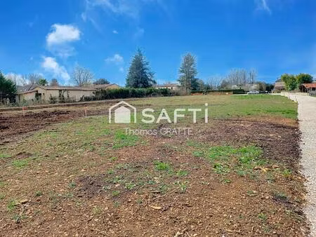 a carsac-aillac (24200)  terrain de 2785 m² viabilisé