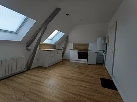 appartement 2 pièces à louer à auneau bleury st symphorien - dernier étage