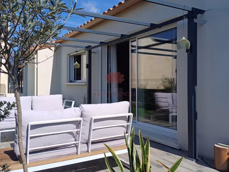 a louer villa jardin plain pied montpeyroux