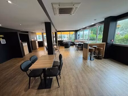 vente commerce 300 m²